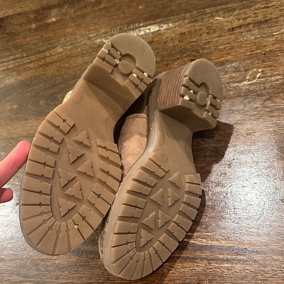 Crown Vintage Brown Suede Ankle Booties - Picture 4 of 6